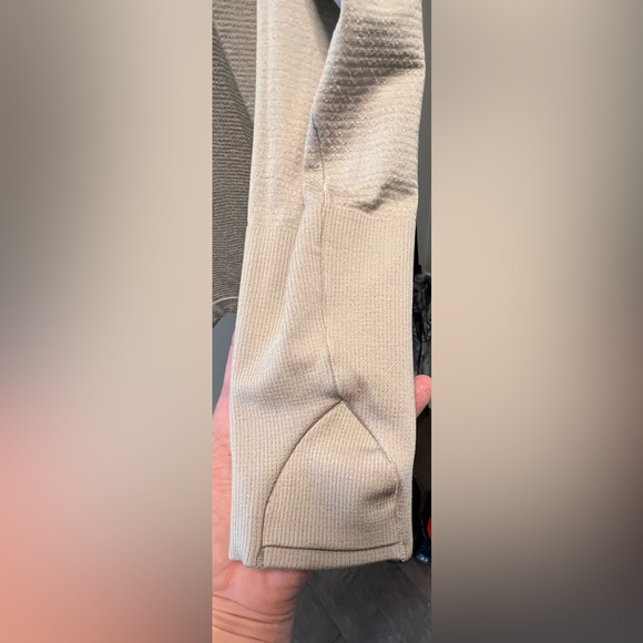 Lulu lemon long sleeve top - Picture 5 of 6